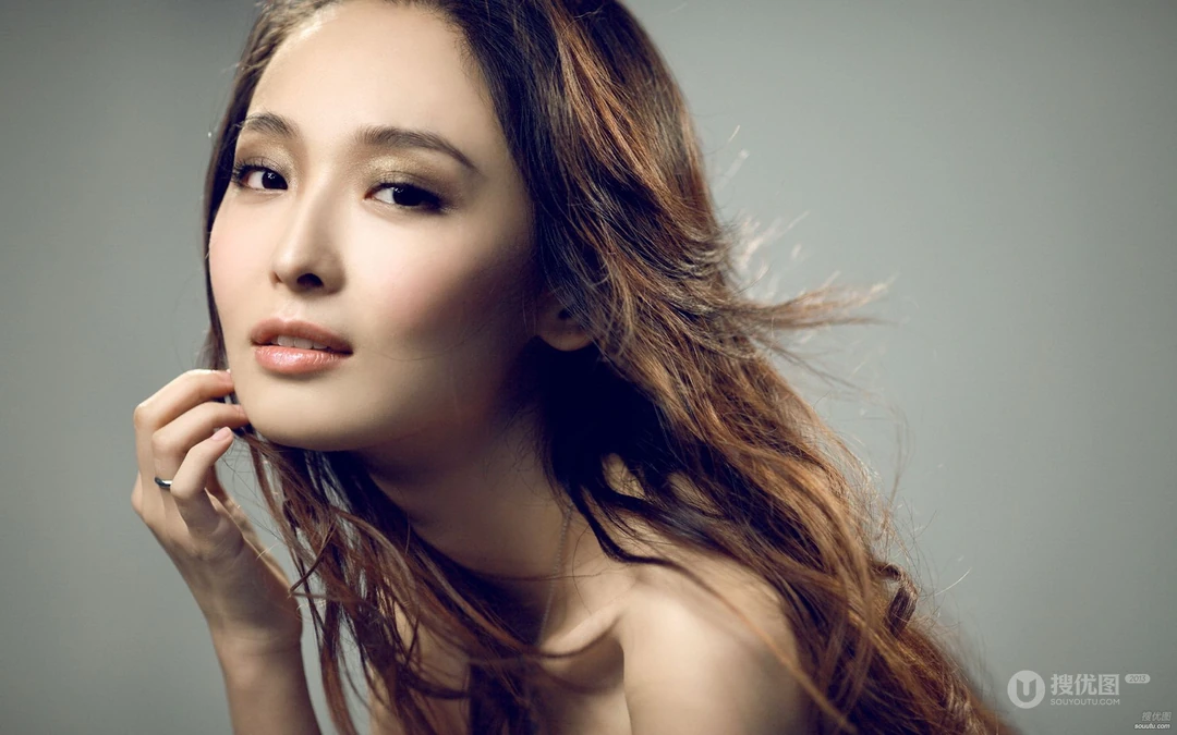 美女明星&ldquo;李曼&rdquo;纯美电脑桌面背景