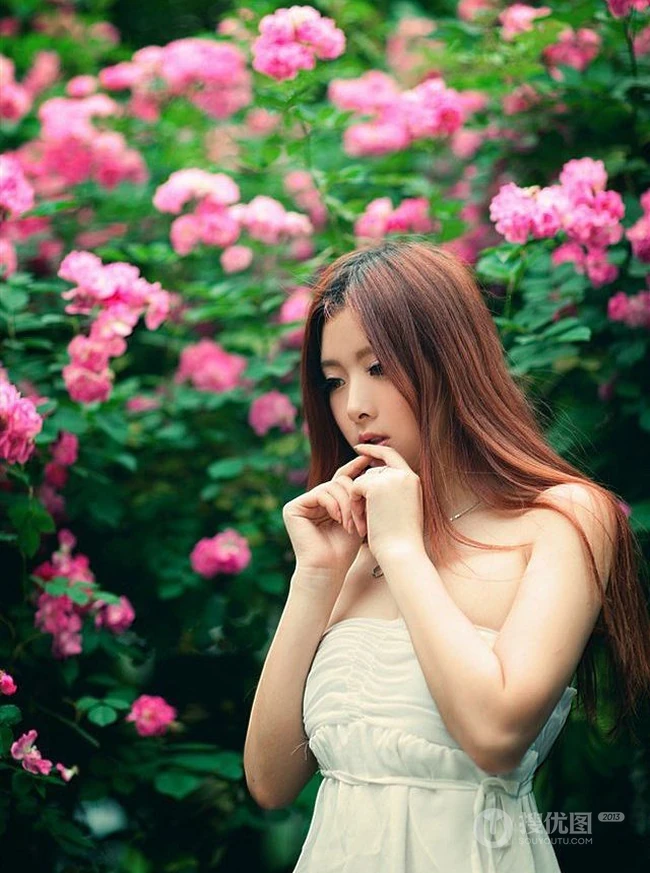 花间-清纯女生花间唯美图片