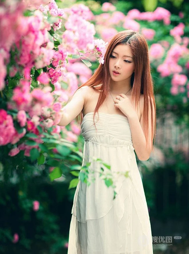 花间-清纯女生花间唯美图片