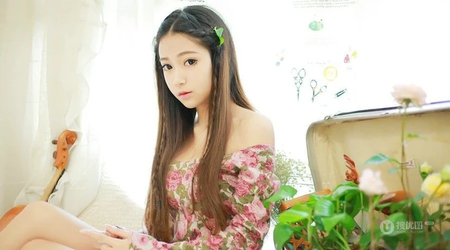 清新小碎花-气质连衣裙少女高清图片