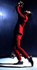 何晟铭高清图片-红色&ldquo;织男&rdquo;束缚缠身魅力