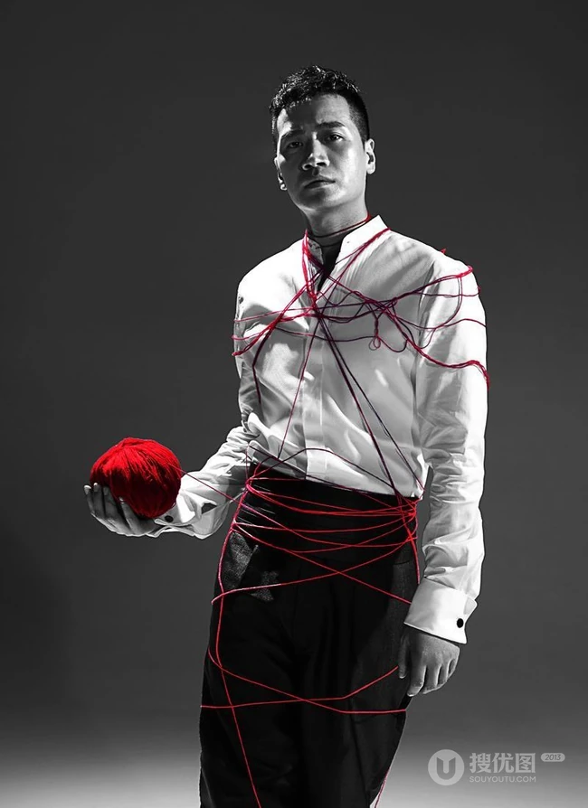 何晟铭高清图片-红色&ldquo;织男&rdquo;束缚缠身魅力