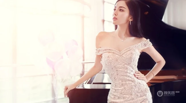 古力娜扎图片 娜扎手持气球纯美动人