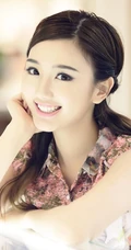 毛晓彤甜美笑容高清图片 唯美又清新