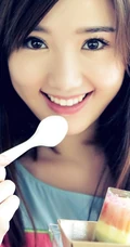 毛晓彤甜美笑容高清图片 唯美又清新