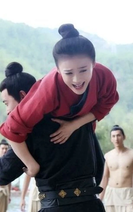电视剧《美人制造》袁姗姗落水清透高清剧照