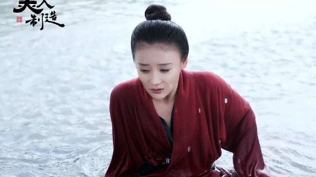 电视剧《美人制造》袁姗姗落水清透高清剧照
