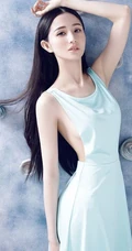 蓝燕清凉连衣裙大胆写真 简约上阵侧身露美乳