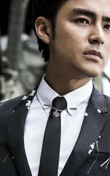 帅气男星明道《男人风尚》格调摄影写真图片