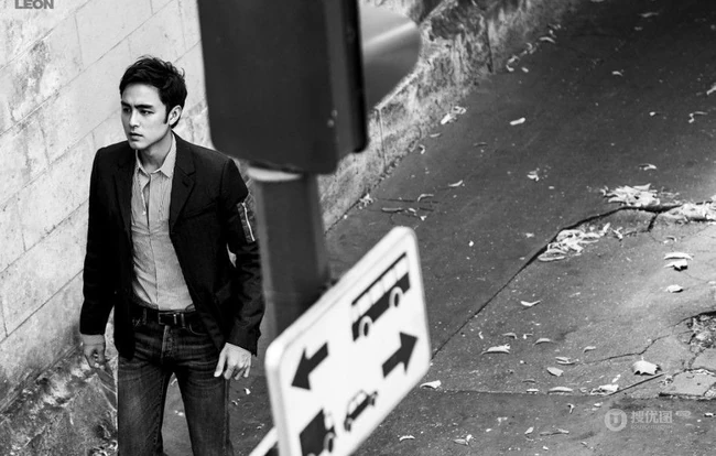 帅气男星明道《男人风尚》格调摄影写真图片