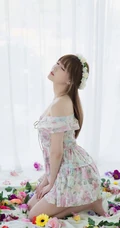 花香满屋-韩佳恩气质匀称高清室内照