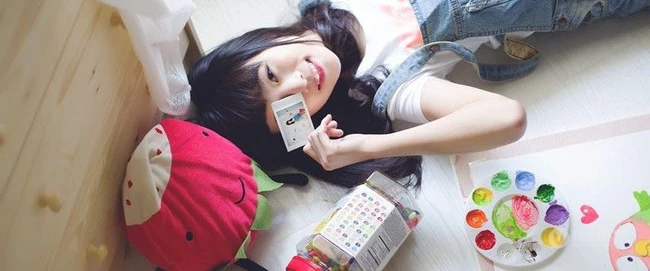 邻家小妹-俏皮可爱小妹子居家生活照片