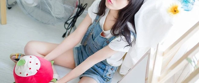邻家小妹-俏皮可爱小妹子居家生活照片