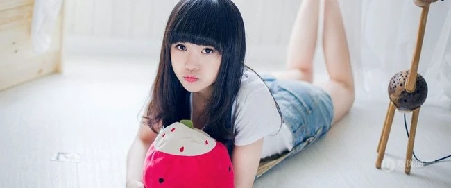 邻家小妹-俏皮可爱小妹子居家生活照片