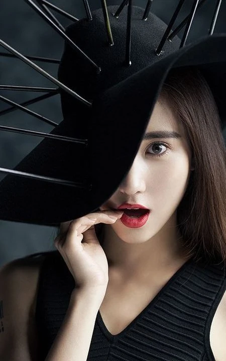 长发女生模特-神秘黑色另类图片写真