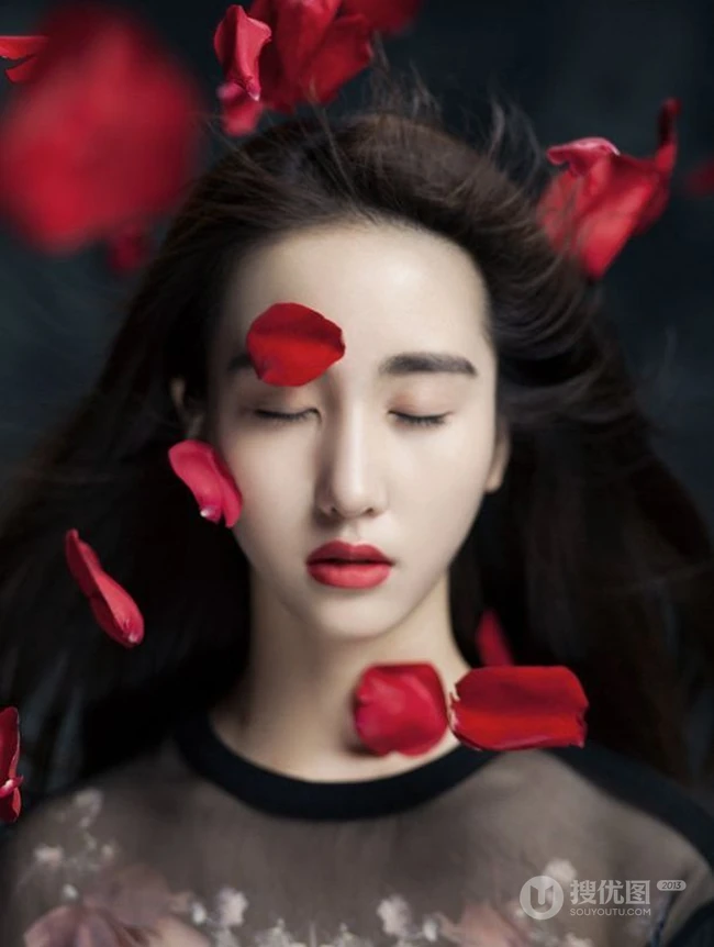长发女生模特-神秘黑色另类图片写真
