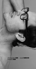 帅气眼镜型男-欧美帅气肌肉型男黑白图片