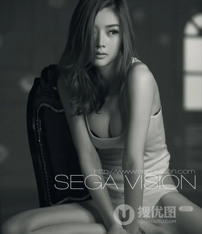 寂寞的女人-低领V领模特黑白图片靓影