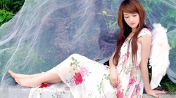小清新美女踏春写真壁纸