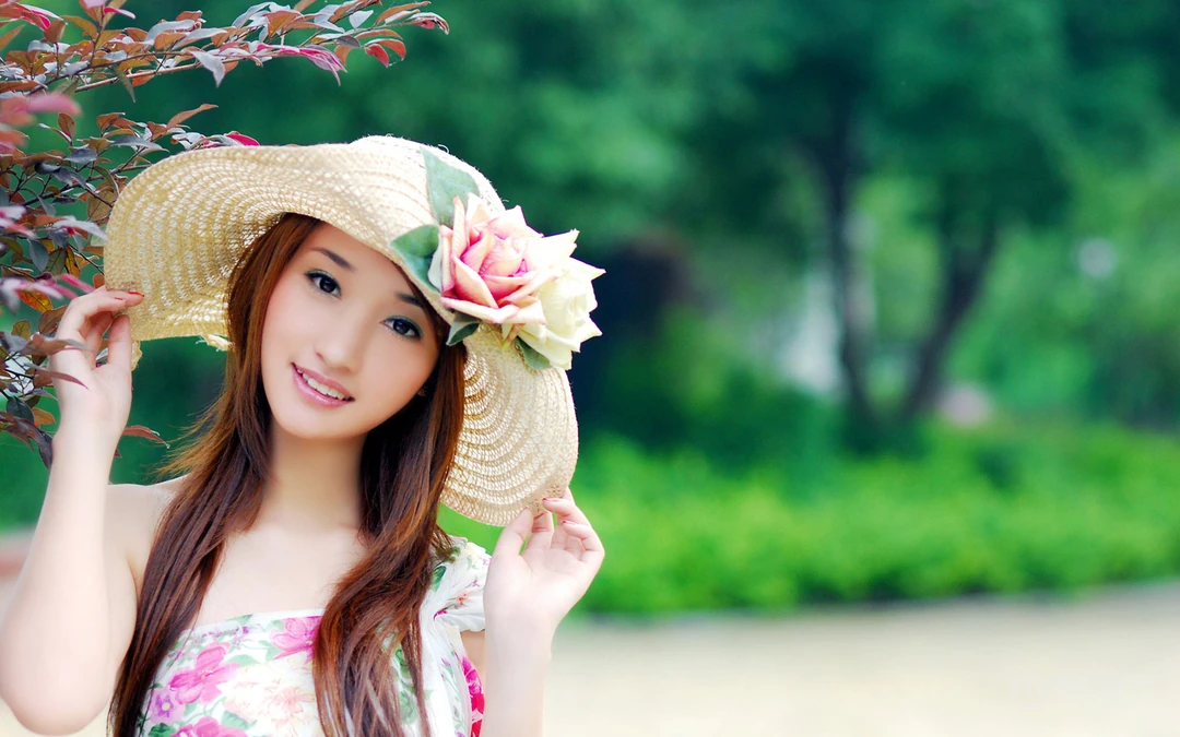 小清新美女踏春写真壁纸