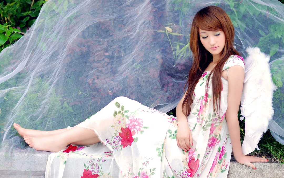 小清新美女踏春写真壁纸