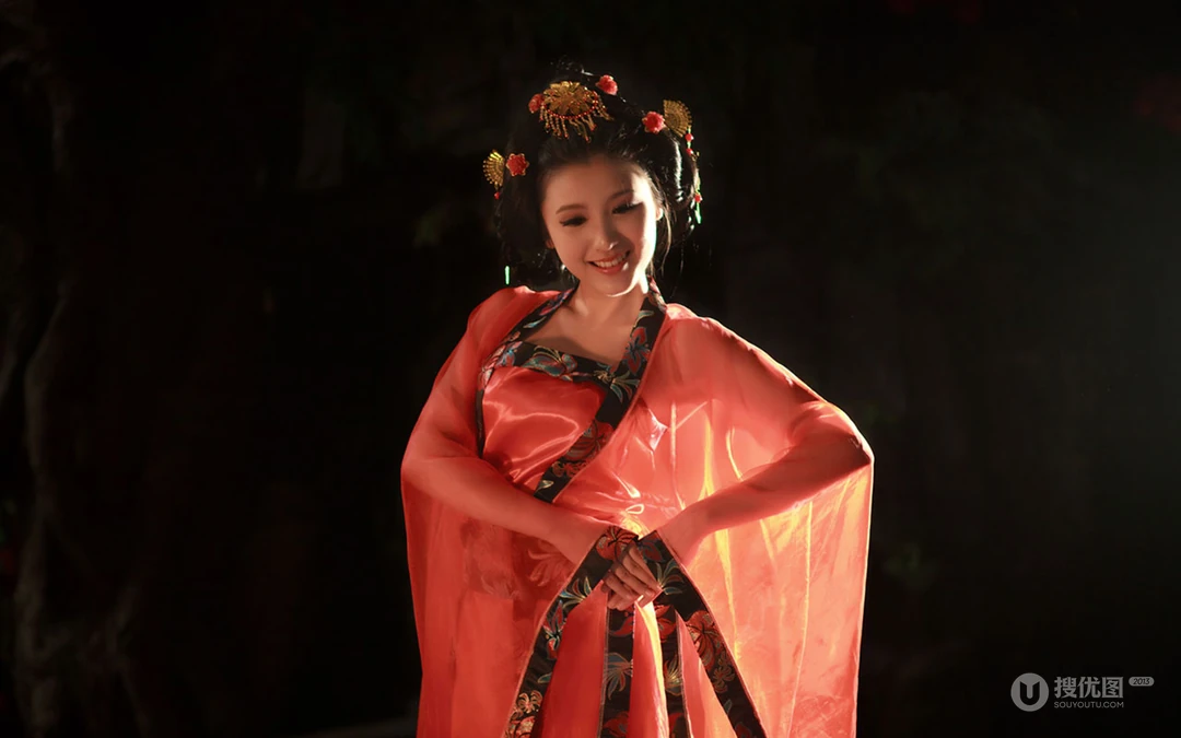 古典和旗袍美女电脑桌面壁纸