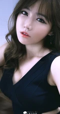短裙女生韩佳恩-紧身短裙包臀展曼妙身材