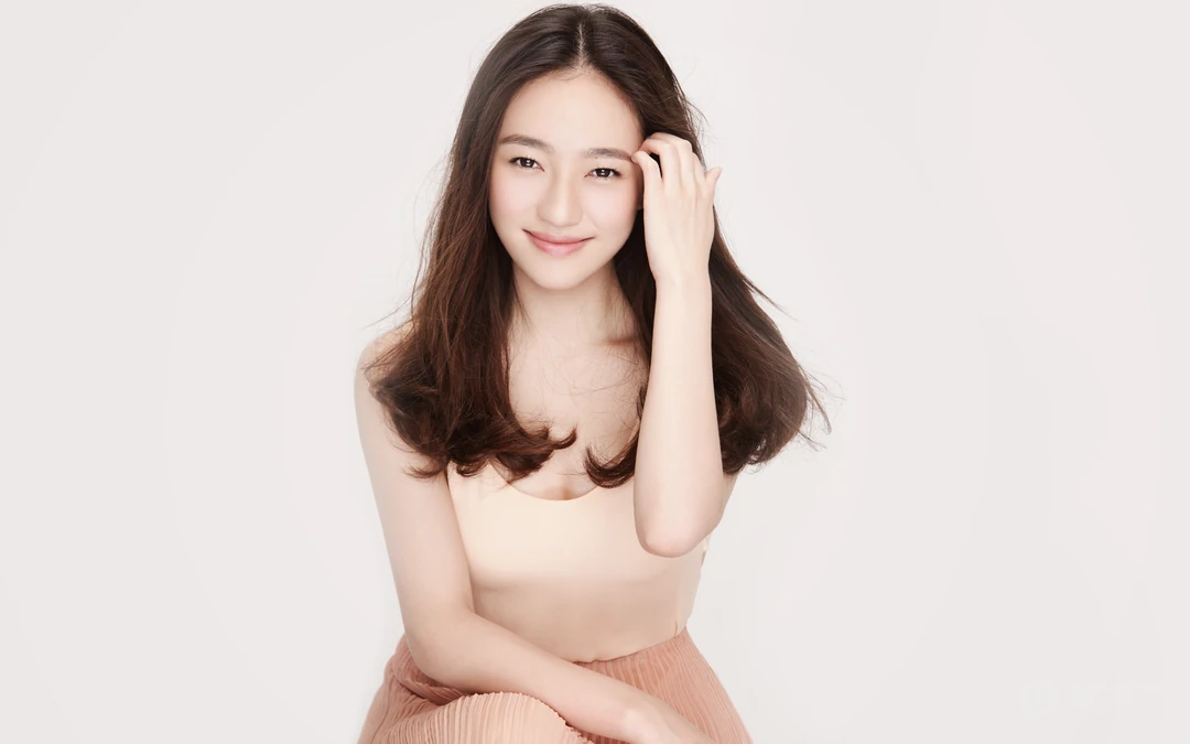焦俊艳清纯靓丽高清壁纸