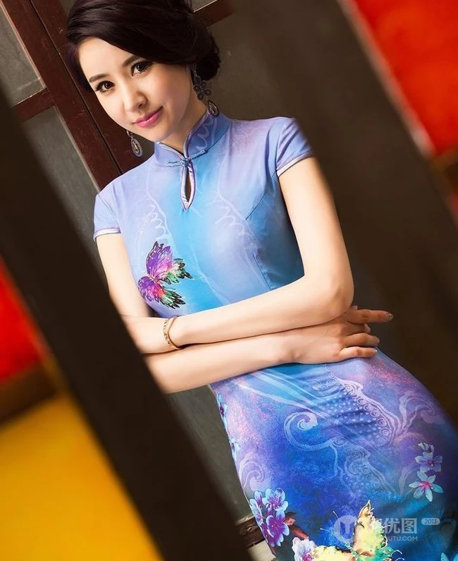 苗条淑女-旗袍女生模特苗条身材图片
