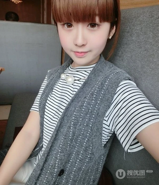 齐刘海可爱女生可爱自拍图片-小嘴嘟嘟