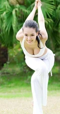 瑜伽女生 母其弥雅高清写真图片