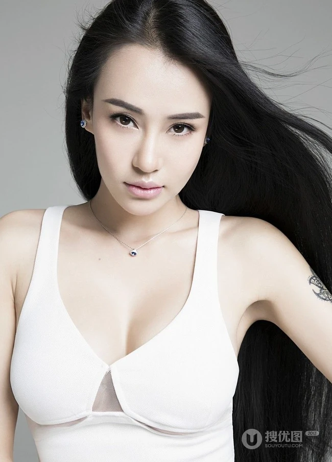 瑜伽女生 母其弥雅高清写真图片
