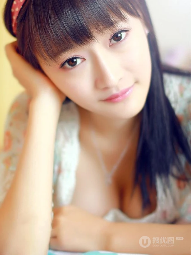 齐刘海清纯女生图片-刘海妹子闺房的秘密