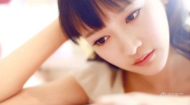 齐刘海清纯女生图片-刘海妹子闺房的秘密