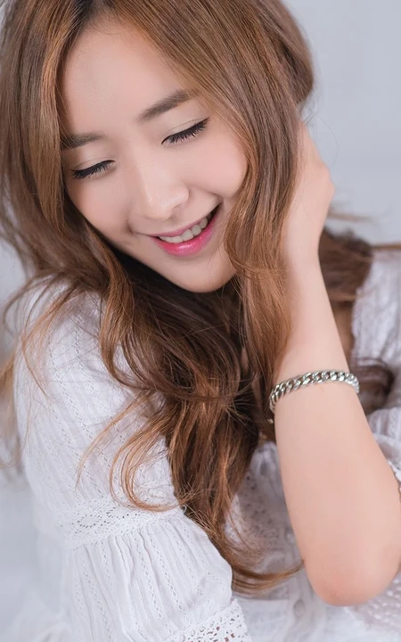 韩星方敏雅高清图片-Girl's Day敏雅连衣裙清新淡雅