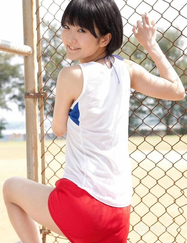 学生制服短裤少女楢原高清图片