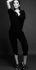 杜若溪高清黑白写真 演绎气质&ldquo;帅气&rdquo;女人味