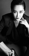 杜若溪高清黑白写真 演绎气质&ldquo;帅气&rdquo;女人味