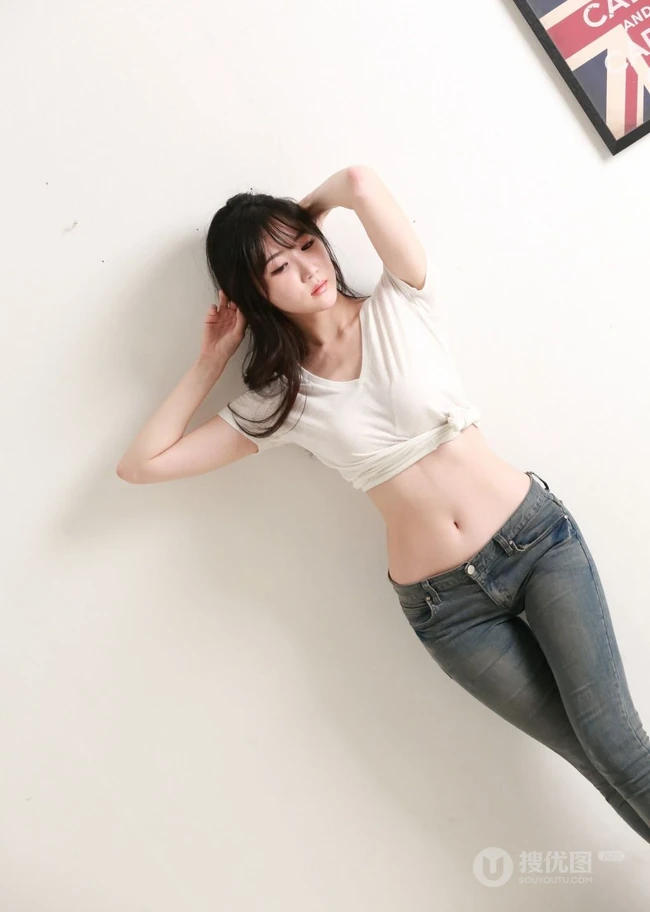 紧身牛仔裤女生的魅力-韩模连多斌高清20p