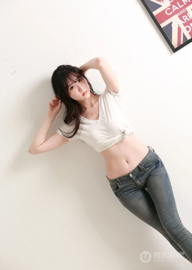 紧身牛仔裤女生的魅力-韩模连多斌高清20p