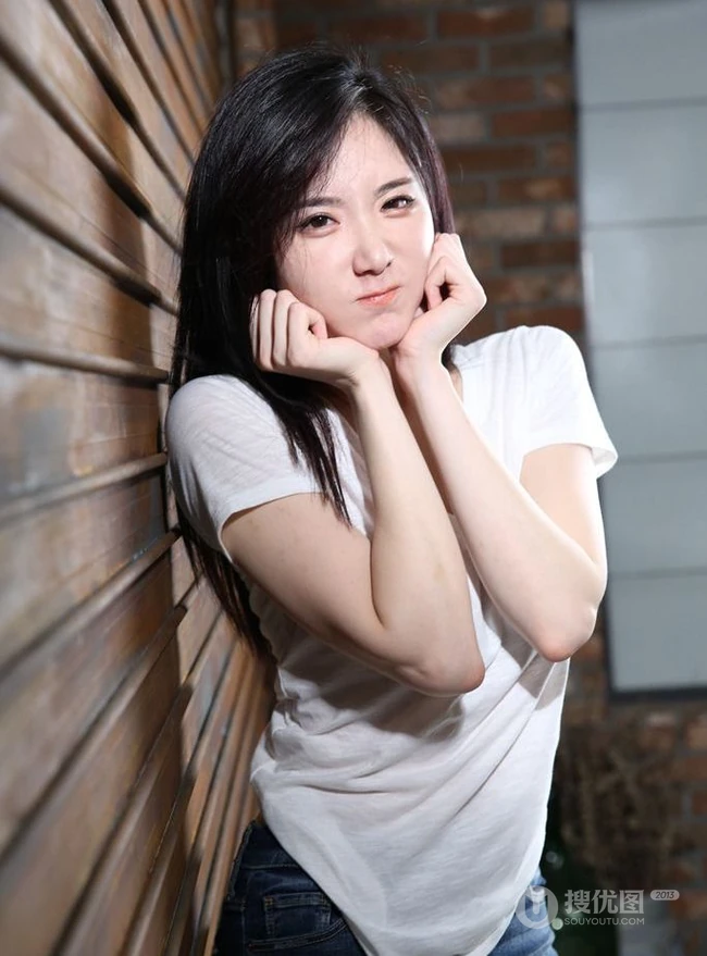 紧身牛仔裤女生的魅力-韩模连多斌高清20p