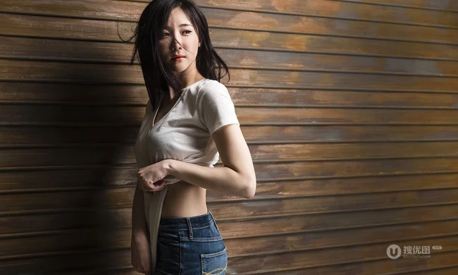紧身牛仔裤女生的魅力-韩模连多斌高清20p