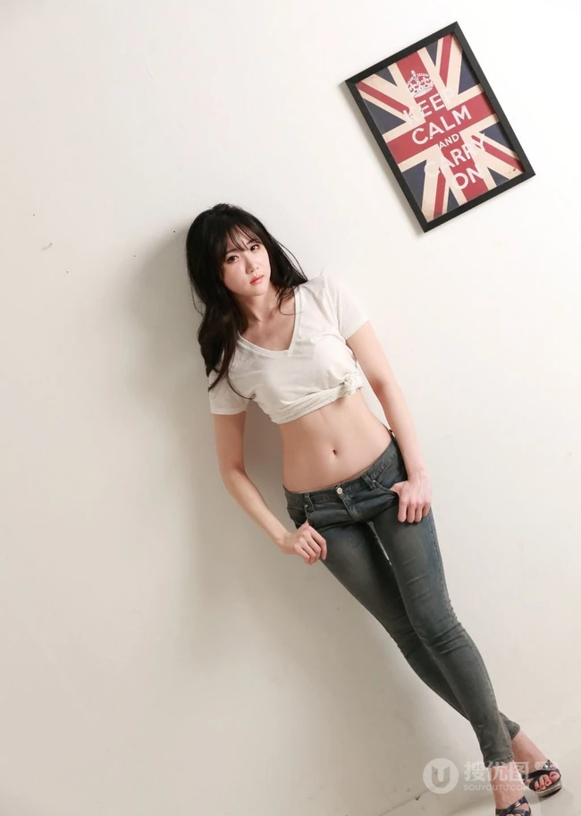 紧身牛仔裤女生的魅力-韩模连多斌高清20p