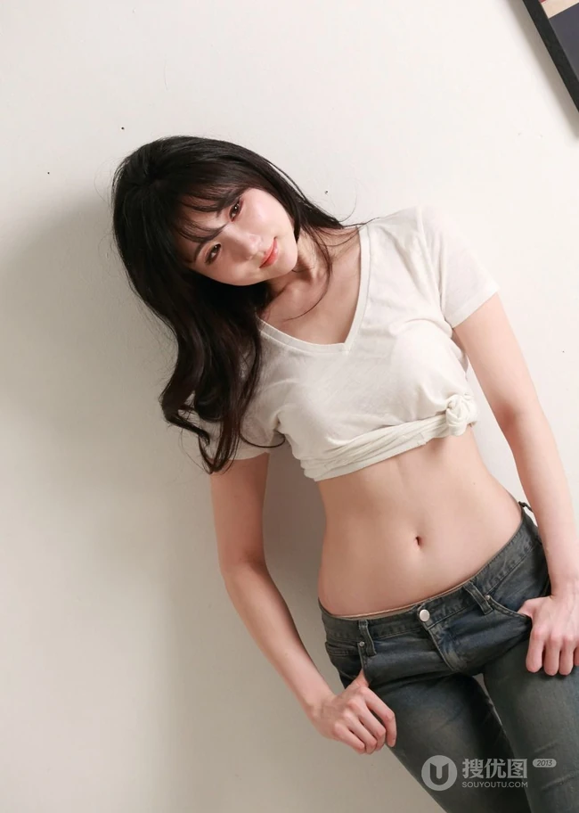 紧身牛仔裤女生的魅力-韩模连多斌高清20p