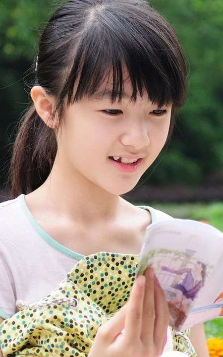 纯天然-清新可爱学生妹子街拍图片