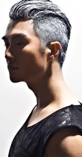 型男沈泰酷帅发型图片 黑发染白魔男气质十足