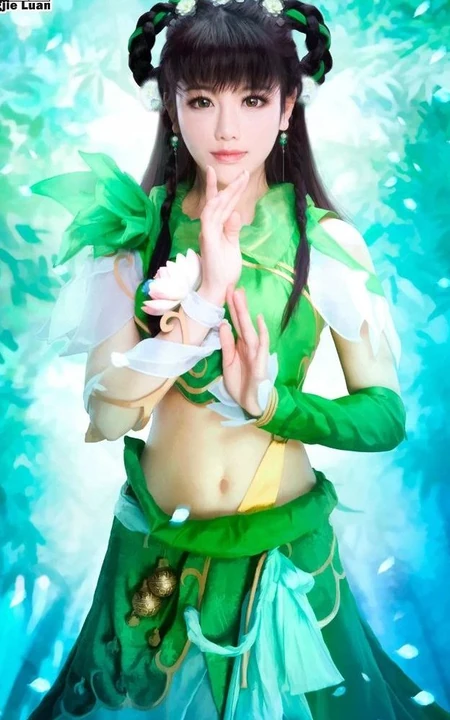 女生&ldquo;南笙&rdquo;神级COSPLAY《诛仙3》角色碧瑶&破军