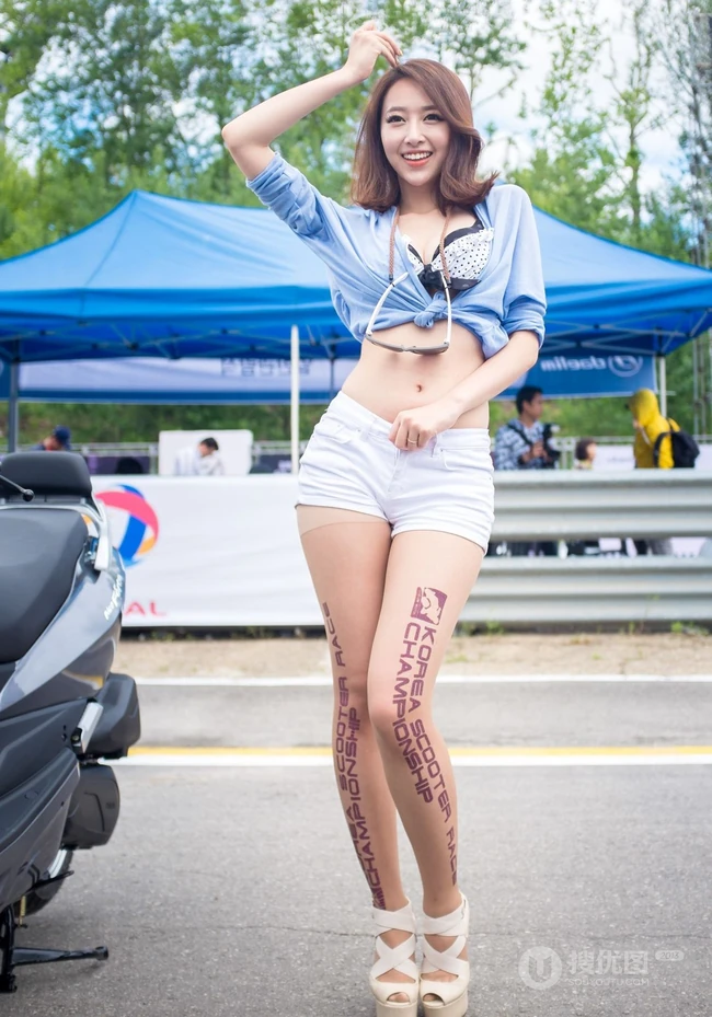 机车女郎-车模申海莉紧身短裤高清大图