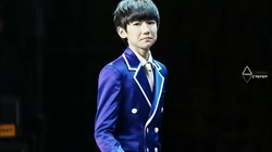 小帅哥组合TFBOYS可爱壁纸桌面图片