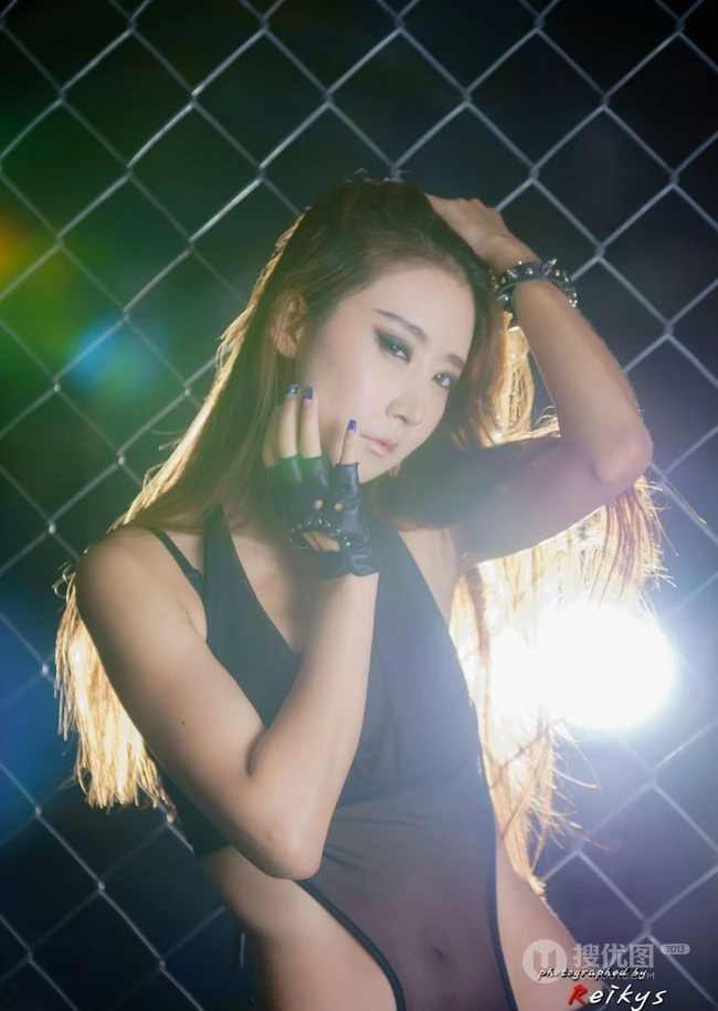暗黑女王朴贤善 铁丝网梦幻高清写真